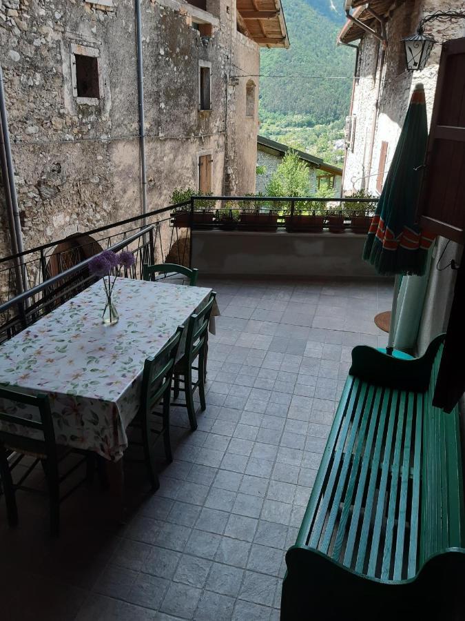 Ca' Berti Appartamento Con Terrazza Ville Del Monte Tenno Exterior photo